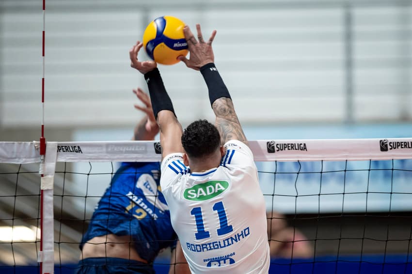 Rodriguinho, do Sada Cruzeiro, em ação na semifinal da Superliga Masculina 25/26 (Foto: Agência i7/Sada Cruzeiro)
