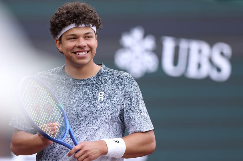 Ben Shelton, dos EUA, reage ao lado de Andrés Andrade em final de duplas contra Orlando Luz e Rafael Matos. (Foto: Kenneth Richmond/Getty Images/Afp)