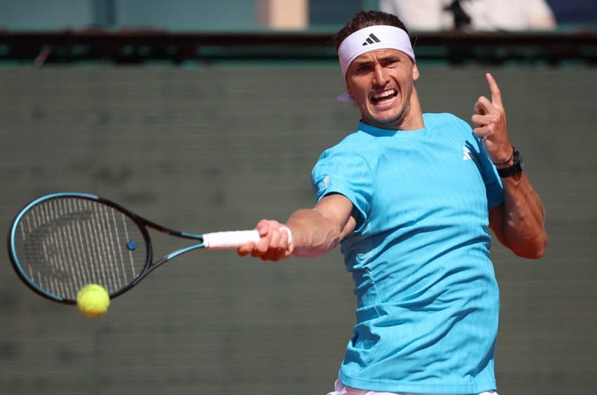 O alemão Alexander Zverev na vitória sobre o belga Zizou Bergs em Monte Carlo