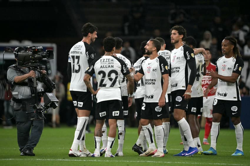 Corinthians venceu por 2 a 0 (Foto: NELSON ALMEIDA / AFP)