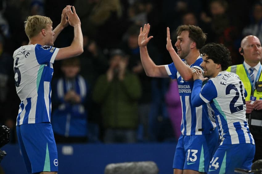 Brighton venceu o Chelsea pela 34° rodada da Premier League (Foto: GLYN KIRK/AFP)