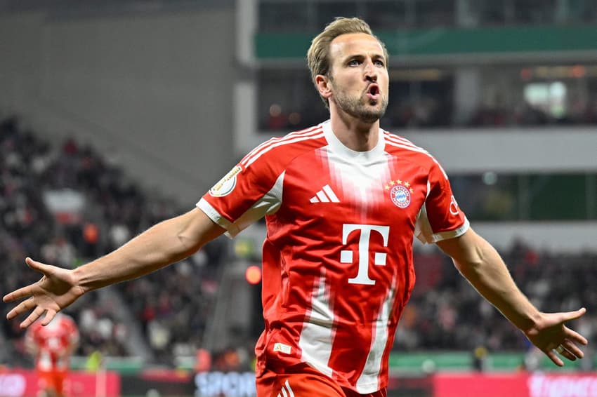 Harry Kane abre o placar para o Bayern de Munique (Foto: INA FASSBENDER/AFP)