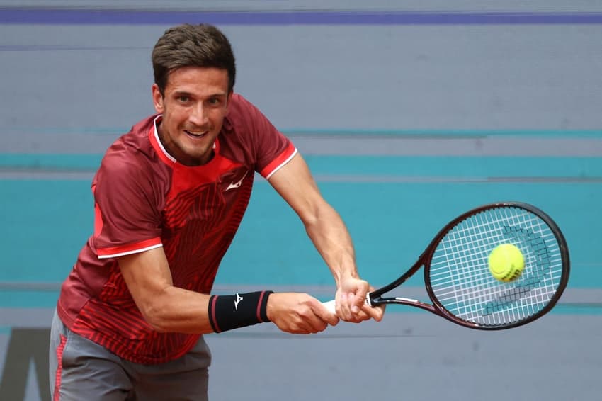 O tcheco Vit Kopriva aguarda o vencedor do jogo entre João Fonseca e Rafael Jodar (Foto: Thomas COEX / AFP)