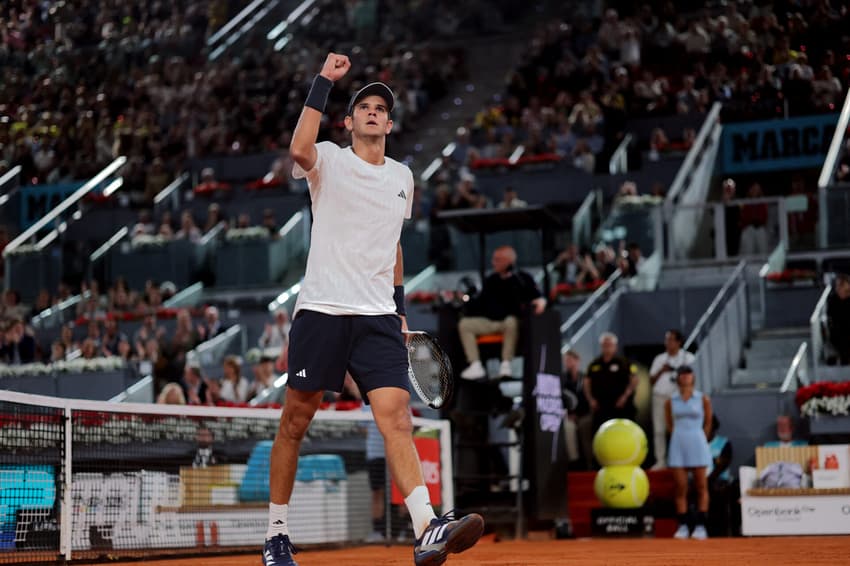 Rafael Jodar comemora ponto contra João Fonseca no Masters 1000 de Madri. (Foto: Thomas Coex/AFP)