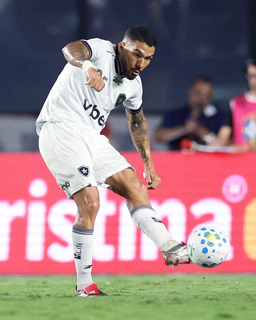 Allan em ação na partida entre Vasco 1x2 Botafogo pelo Brasileirão (Foto: Vitor Silva/Botafogo)