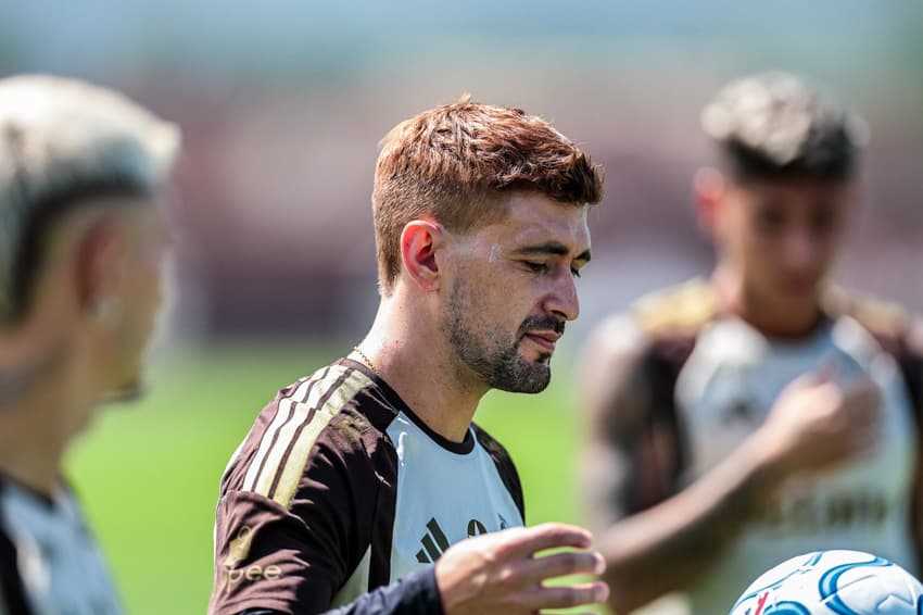 Arrascaeta ruivo Flamengo