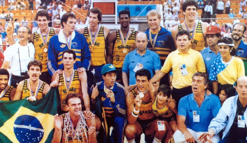 Entrega das medalhas no Pan-Americano de 1987 (Assessoria CBB/Divulgação)