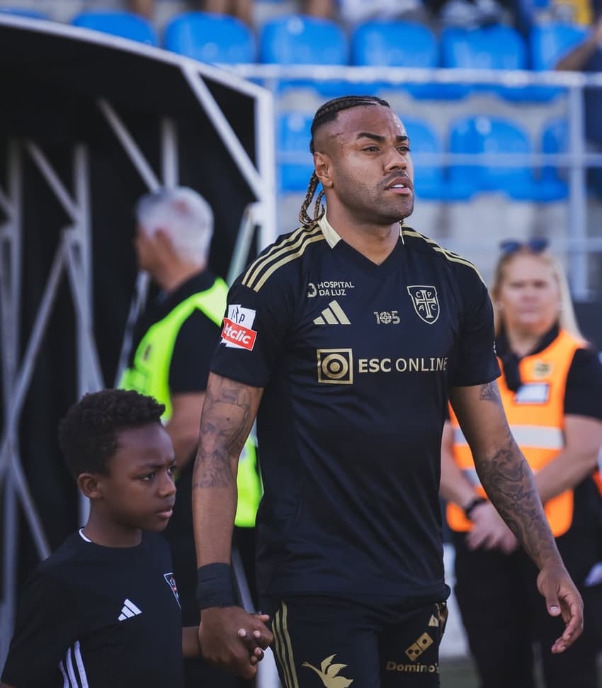 Cassiano em ação pelo Casa Pia (Foto: Reprodução/Instagram)