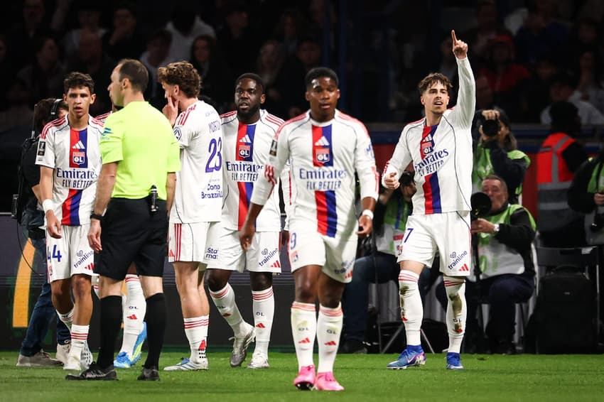 Endrick comemora gol do Lyon contra o PSG