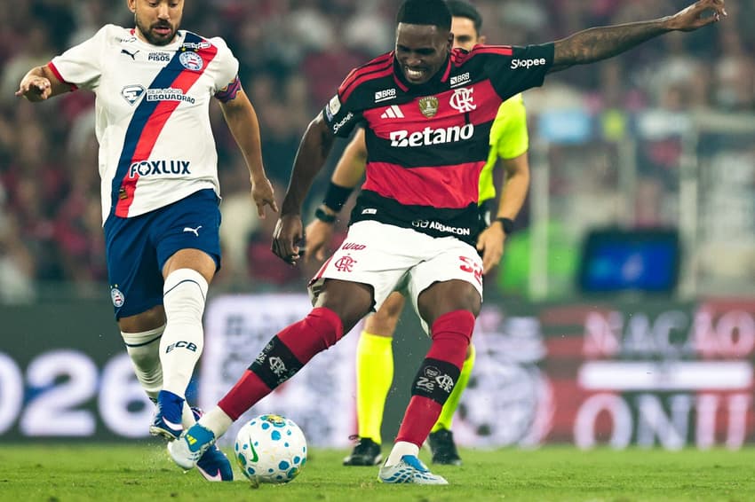 Evertton Araújo em ação em Flamengo x Bahia (Foto: Gilvan de Souza / Flamengo)