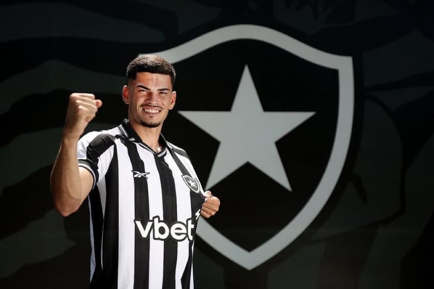 Anthony assinou com o Botafogo até março de 2030 (Foto: Vítor Silva/Botafogo)