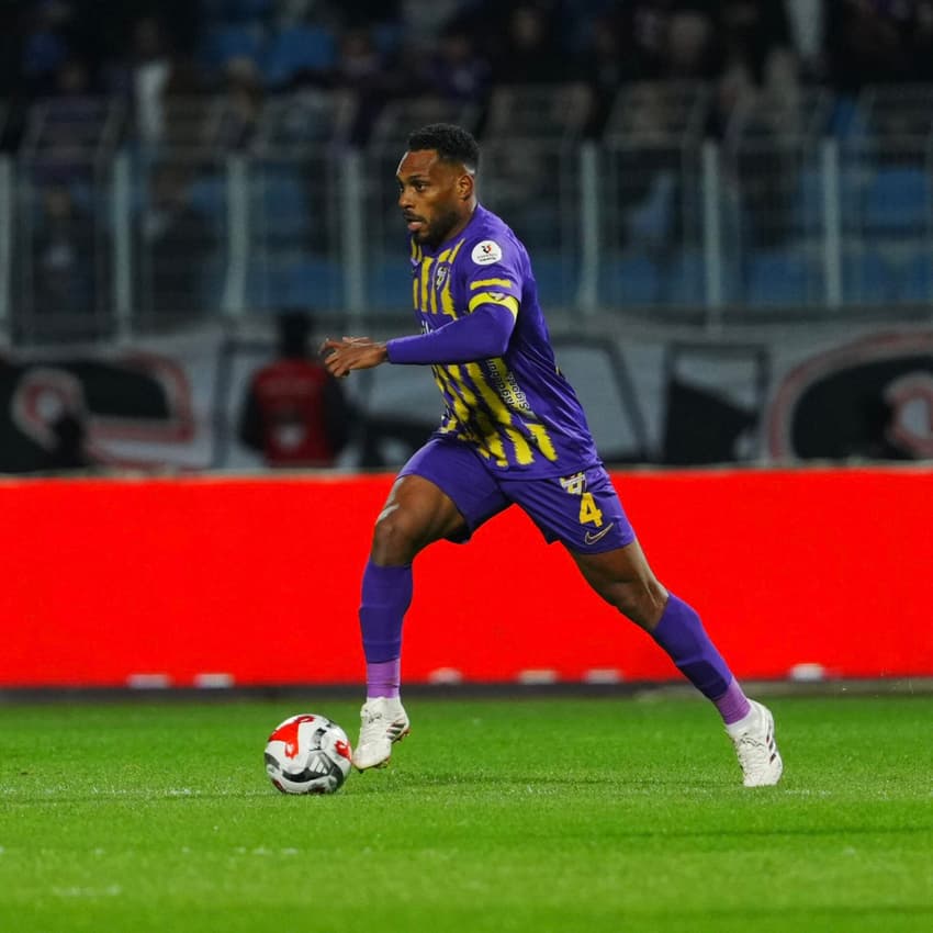 Luccas Claro atuando pelo Eyüpspor (Foto: Divulgação)