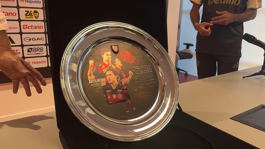 Homenagem a Pedro 10