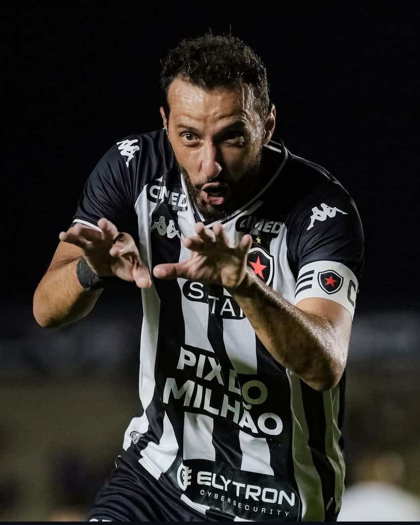 Nenê em ação pelo Botafogo-PB (Foto: Divulgação/ Botafogo-PB)