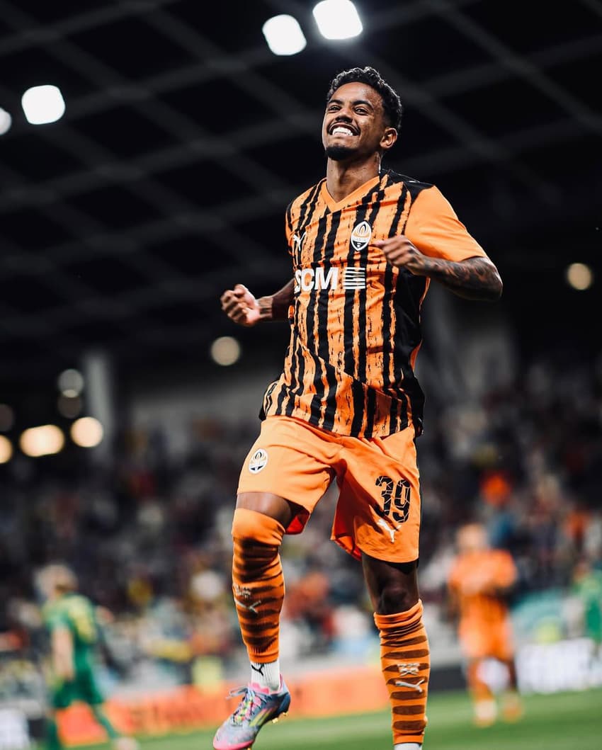 Newerton em ação pelo Shakhtar Donetsk  (Foto: Reprodução/Shakhtar Donetsk)