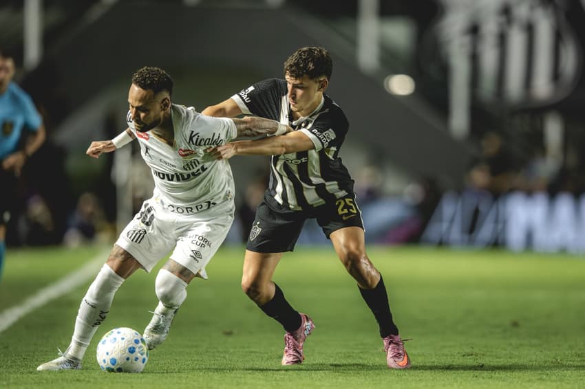 Neymar na vitória do Santos sobre o Atlético Mineiro (Foto: Pedro Souza / Atlético)