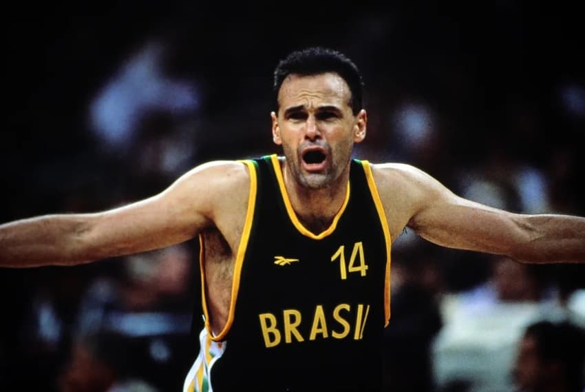Oscar Schmidt durante jogo da seleção brasileira (Foto: Divulgação/FIBA)