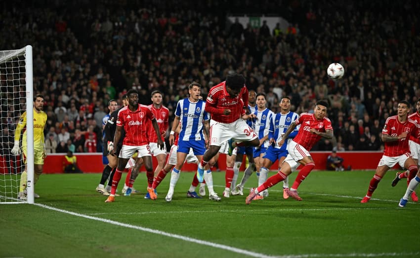 Porto foi eliminado pelo Nottingham Forest na Europa League( Foto: Paul ELLIS / AFP)