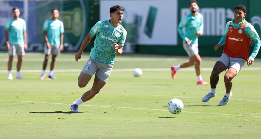 Ramón Sosa, atacante do Palmeiras, durante treinamento