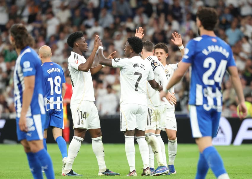 Com golaço de Vini Jr, o Real Madrid venceu o Alavés por La Liga (Foto: Pierre-Philippe MARCOU / AFP)