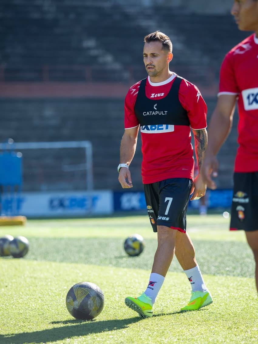Robert Hernández em treinamento pelo Caracas (Foto: Reprodução/X)