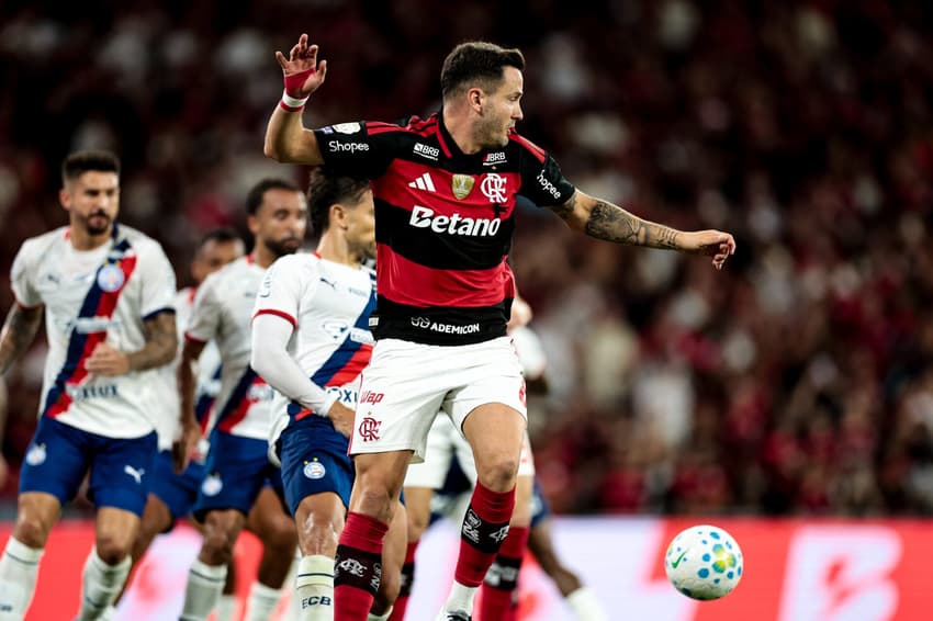 Saúl em ação no seu retorno aos gramados contra o Bahia (Foto: Gilvan de Souza / Flamengo)