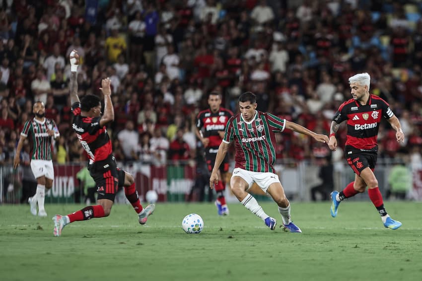 Savarino marcou o único gol do Fluminense na derrota por 2 a 1 sobre o Flamengo no Brasileuirão (Foto: LUCAS MERÇON / FLUMINENSE F.C.)