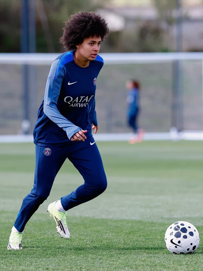 Vitória Yaya durante treino do PSG. (Foto: PSG/Divulgação)