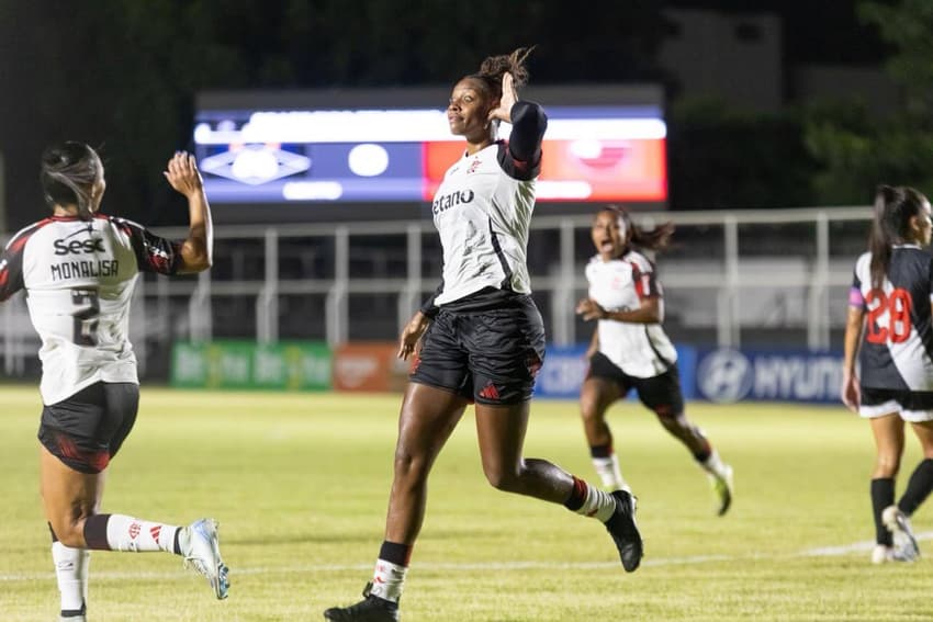 Núbia marcou o gol do Flamengo contra o Mixto pelo Brasileirão Feminino. (Flamengo/Divulgação)