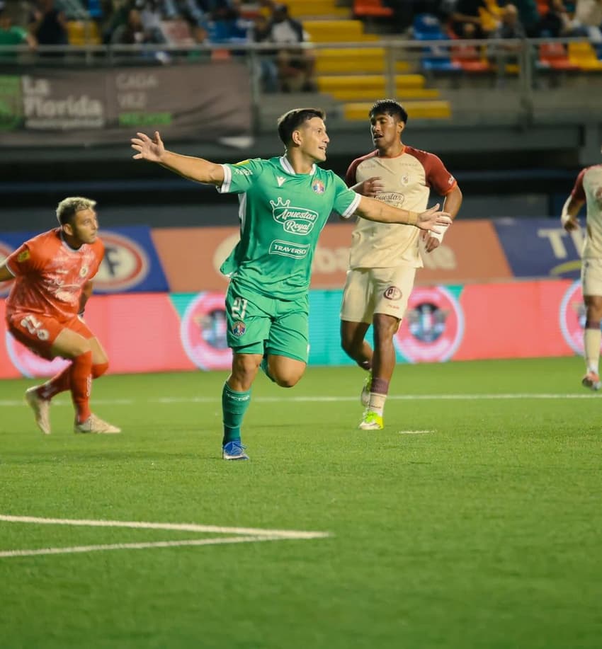 Giovani Chiaveran comemora gol marcado pelo Audax Italiano (Foto: Reprodução)