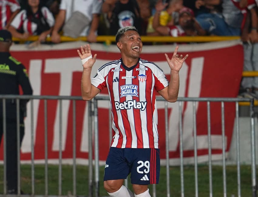 Jogador comemora gol em duelo entre Junior Barranquilla e Palmeiras, pela Libertadores (Foto: Reprodução/Junior Barranquilla)