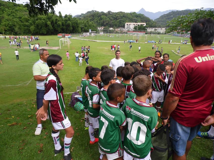 Louvain era a única menina na escolinha do Fluminense em São Pedro da Aldeia. (Foto: arquivo pessoal)