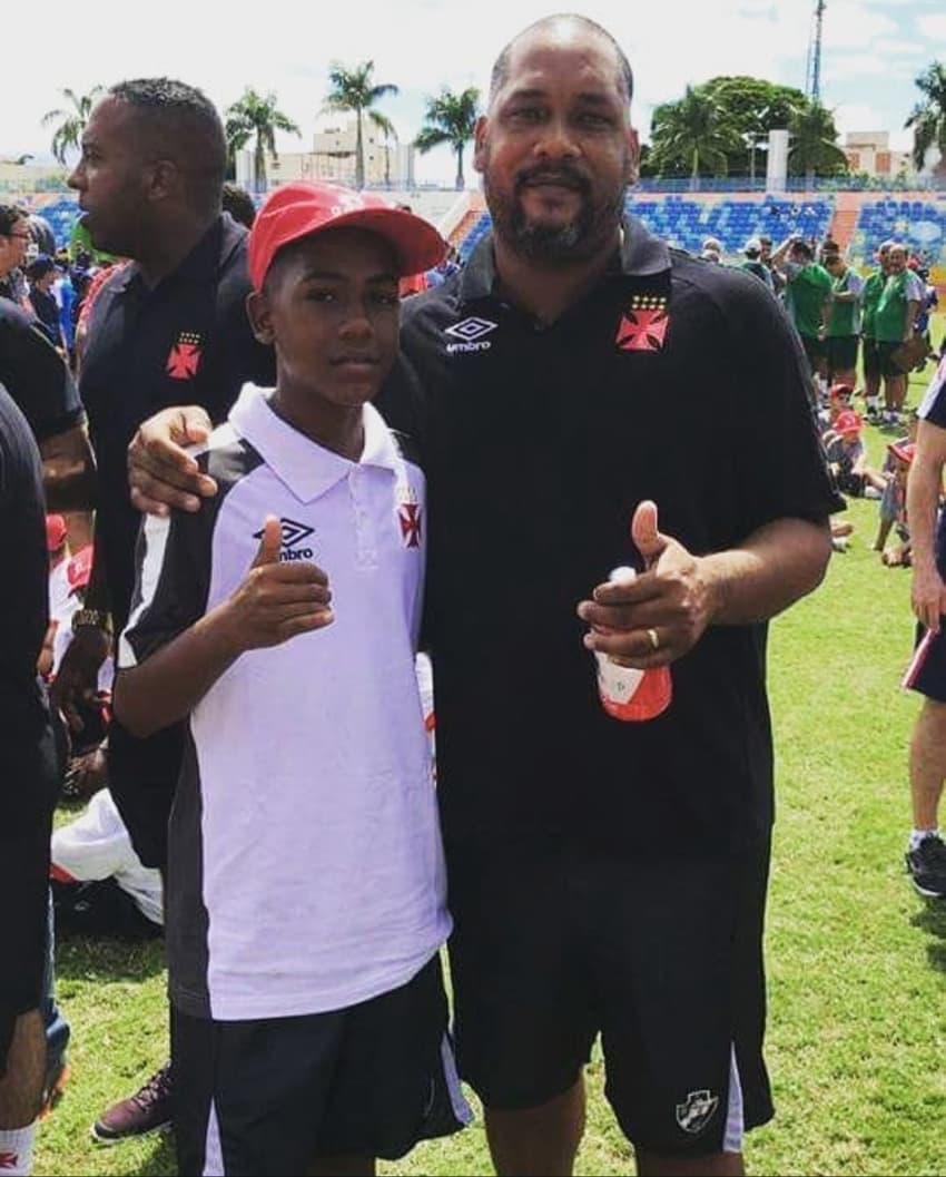 Rayan e Valkmar nas categorias de base do Vasco (Foto: Arquivo Pessoal)