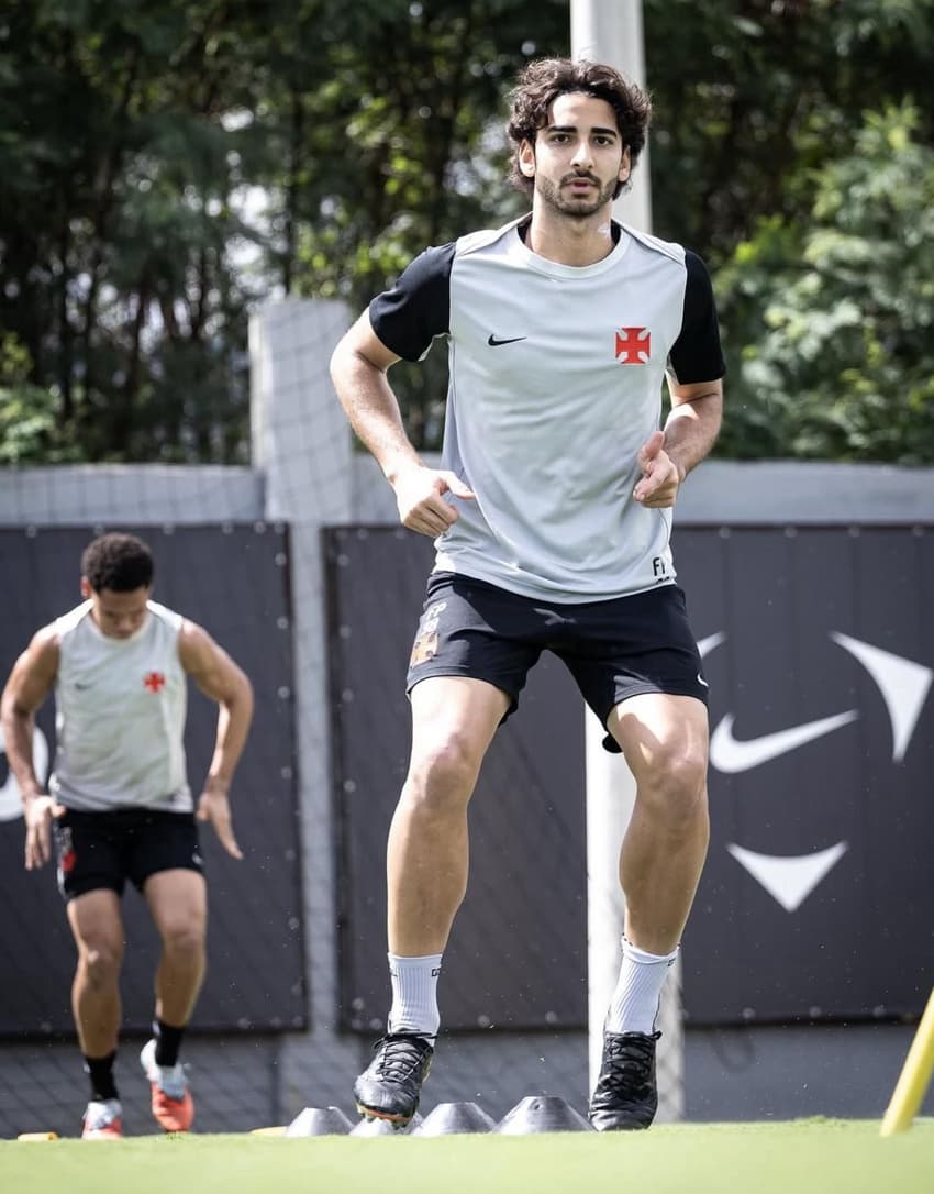 JP deve ser um dos titulares do Vasco contra o Audax Italiano (Foto: Matheus Lima/Vasco)
