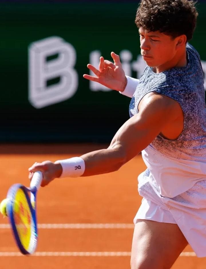 Ben Shelton na partida de quartas de final contra o brasileiro João Fonseca pelo ATP 500 de Munique (Foto: ATP tour)