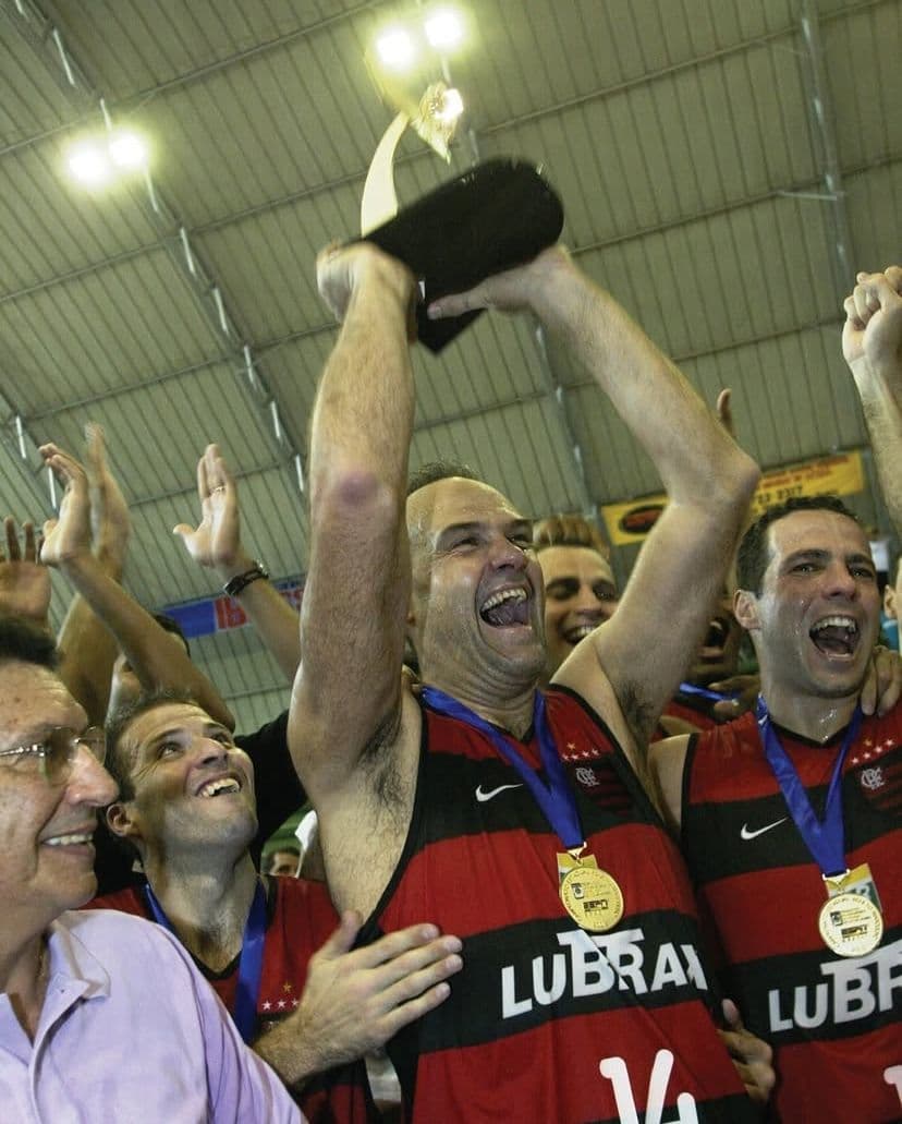 Oscar Schmidt conquista o Campeonato Carioca pelo Flamengo (Foto: Reprodução/Instagram)