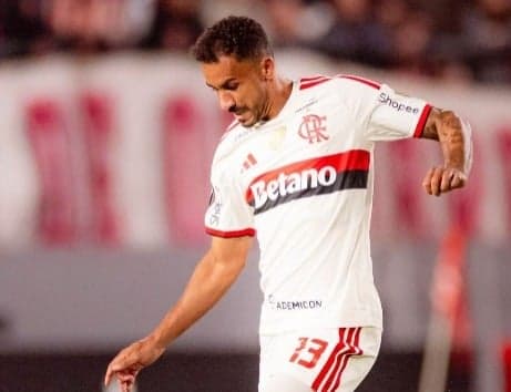 Danilo em Estudiantes x Flamengo (Foto: Adriano Fontes/Flamengo)