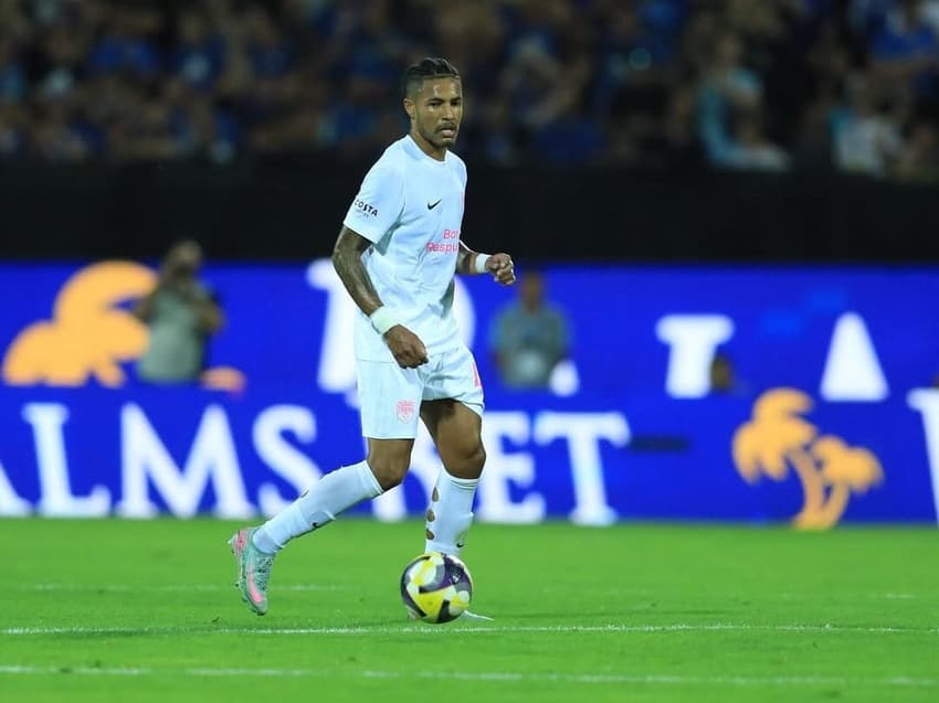 Ygor Nogueira em ação pelo Sabah, no Azerbaijão (Foto: Divulgação)