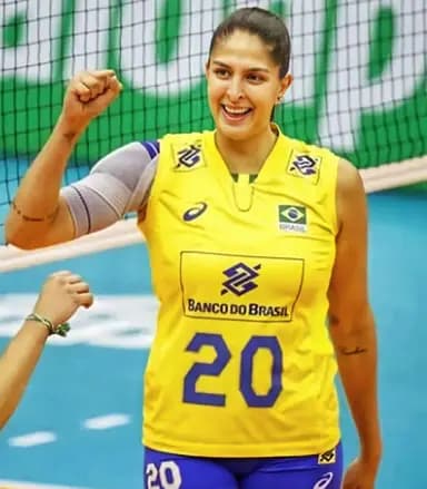 Ana Beatriz Correa, a Bia, em ação pela seleção feminina de vôlei (Foto: Reprodução/COB)