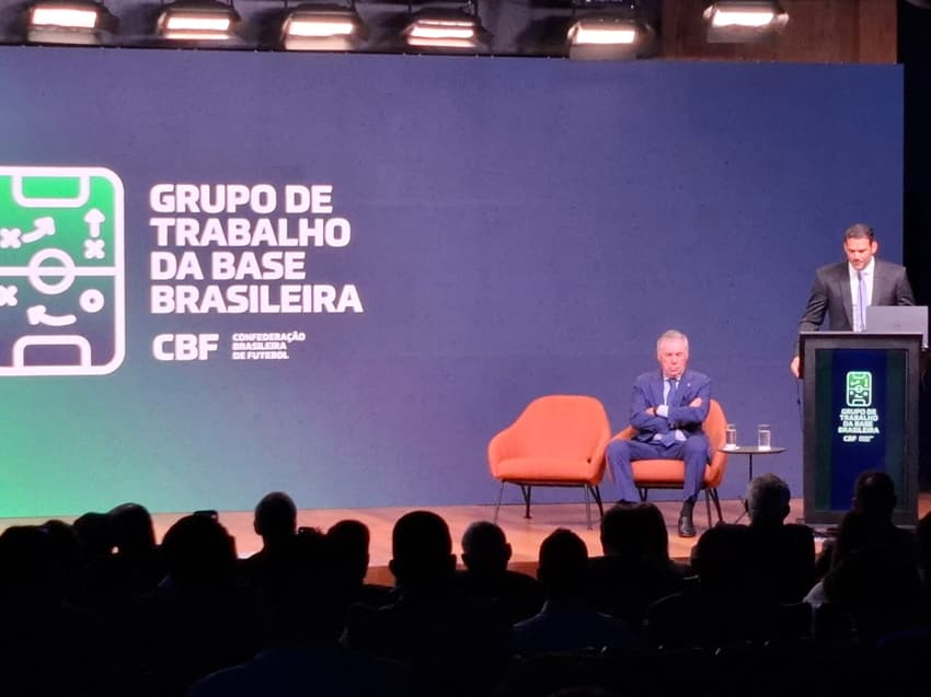Carlo Ancelotti e Samir Xaud durante abertura do GT da Base Brasileira