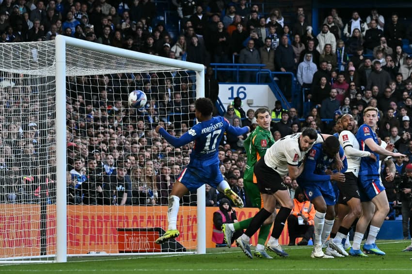 Andrey Santos marca o quinto gol do Chelsea contra o Port Vale, pelas quartas de final da FA Cup, em Stamford Bridge (Foto: Ben Stansall/AFP)