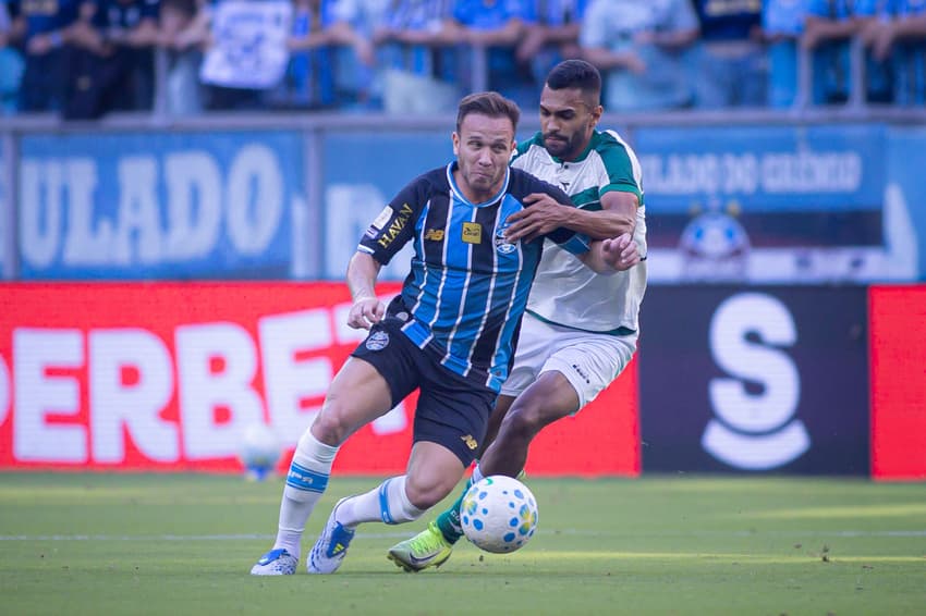 Grêmio e Coritiba fizeram um duelo equilibrado em Porto Alegre