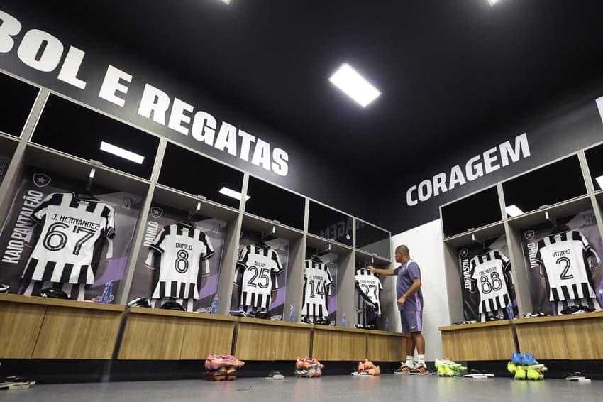 Botafogo prepara anúncio de novo empresa de material esportivo