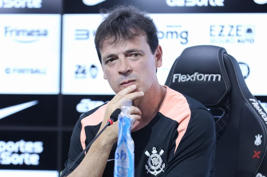 Apresentação do técnico Fernando Diniz no Corinthians