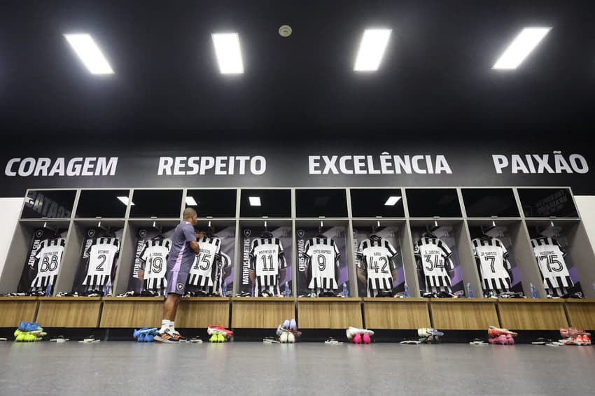 Botafogo confirmou escalação para enfrentar o Coritiba