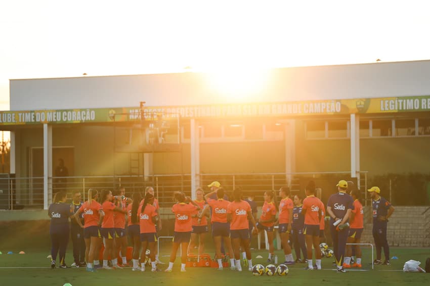 Primeiro treino da Seleção Feminina em Cuiabá, nesta terça-feira (7). (Lívia Villas Boas/CBF)