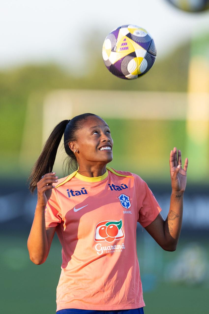Ary Borges durante treino em Cuiabá (MT). (Foto: Lívia Villas Boas/CBF)