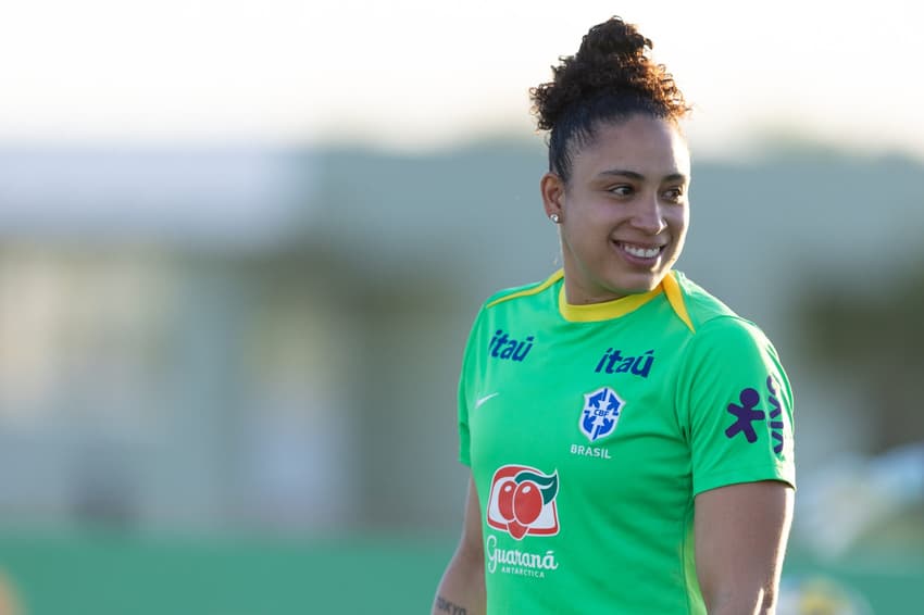 Lelê, goleira do Corinthians, durante treinos da Seleção Feminina em Cuiabá. (Foto: Lívia Villas Boas/CBF)