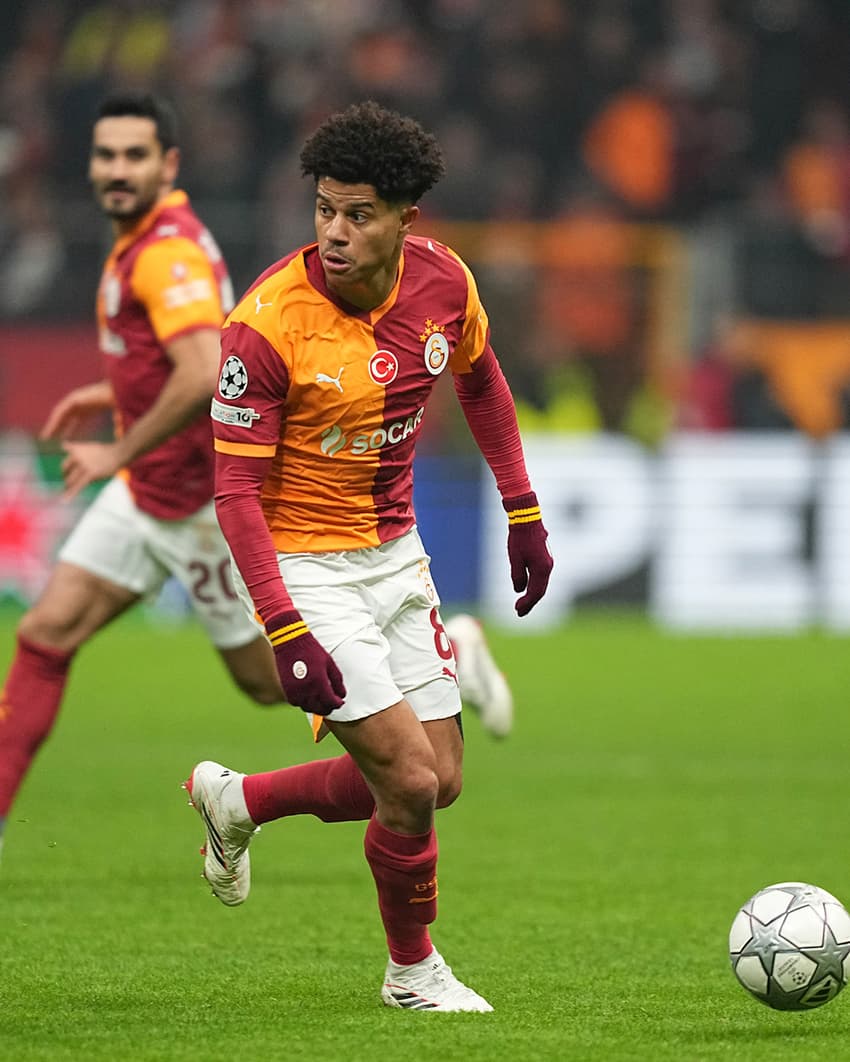 Gabriel Sara em ação pelo Galatasaray (Foto: Divulgação/Galatasaray)