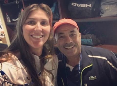 Bia Haddad e Larri Passos em foto de arquivo (Reprodução)